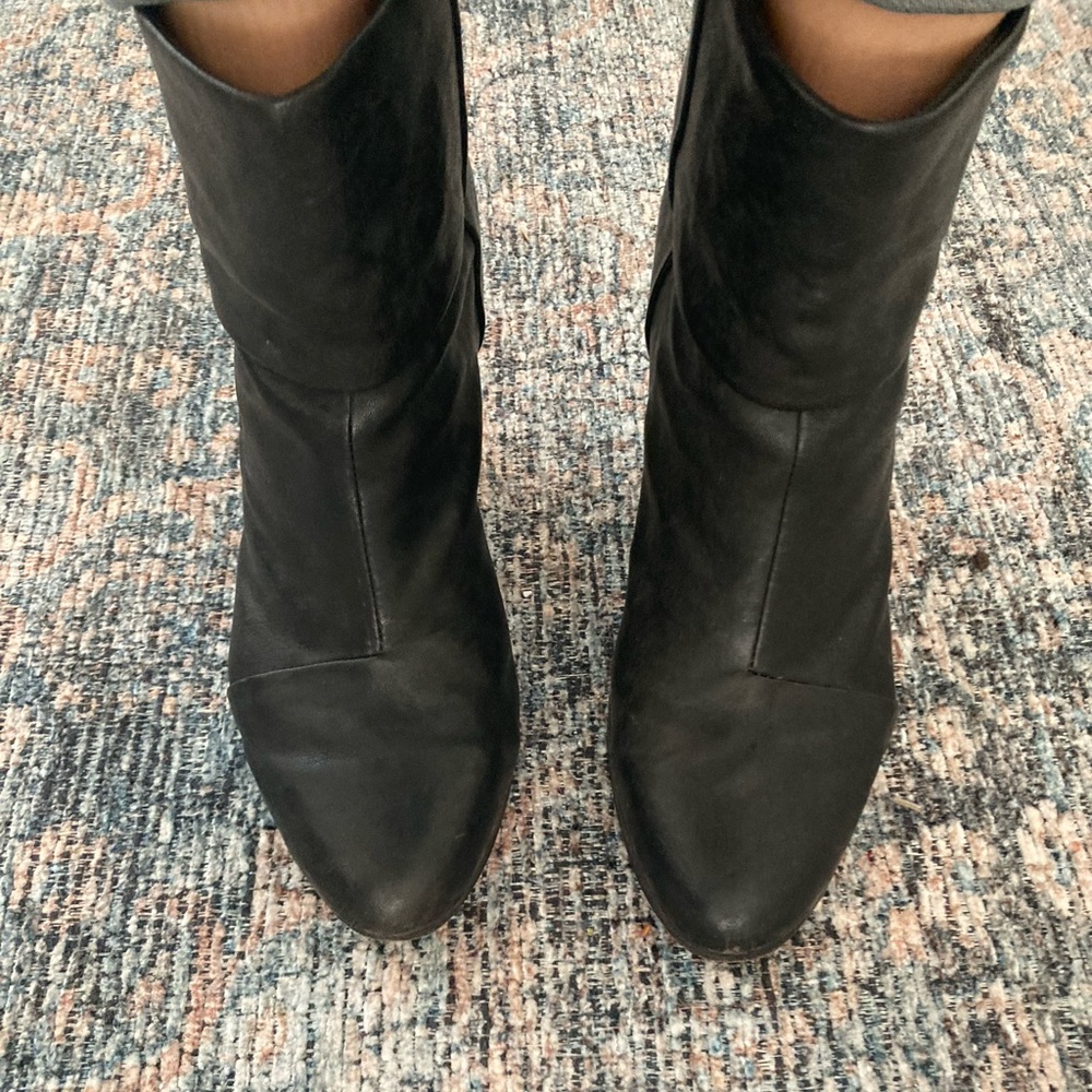 Rag & Bone black leather Newbury ankle boot. Size 40. Worn but in good shape.